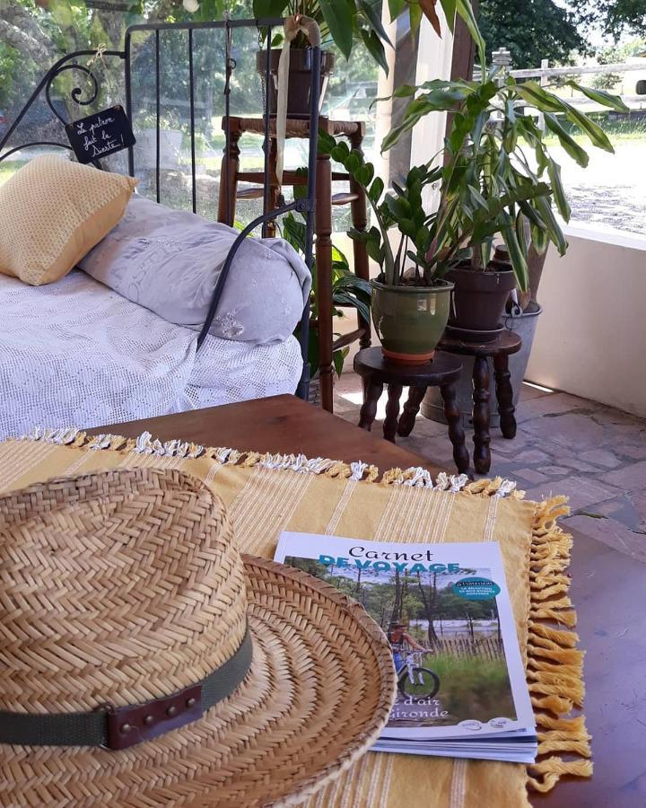 Roulotte Fleur Des Champs Villa Sigalens Ngoại thất bức ảnh